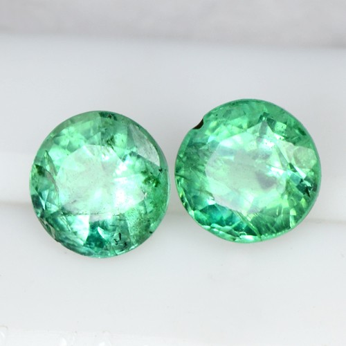 1.5 Cts Natural Emerald Green Loose Gemstone Round Cut pair Zambia 5.5 mm Lovely