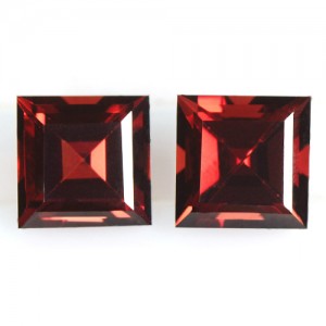 4.77 cts Natural Top Quality Pyrope Red Garnet Square Cut Pair Mozambique 7 mm