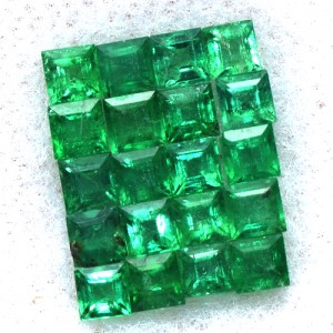 2.12 Cts Natural Quality Green Emerald Square Cut 20 pcs 2.5 mm Untreated Zambia