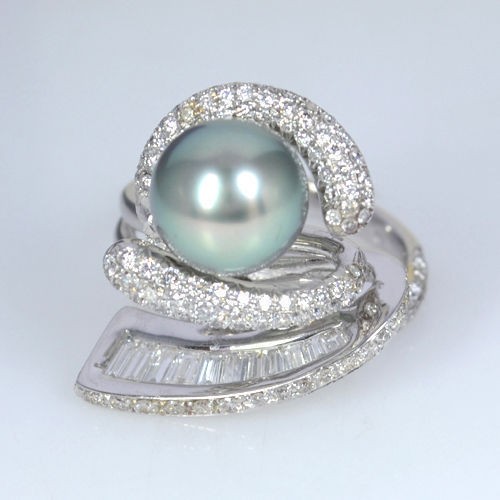 Platinum 900 Natural Pearl Diamond Baguettes Designer Cocktail Fine Jewelry Ring