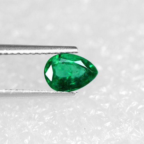 0.85 Cts Natural Lustrous Top Rich Green Emerald Pear Cut Zambia Untreated 7x5mm