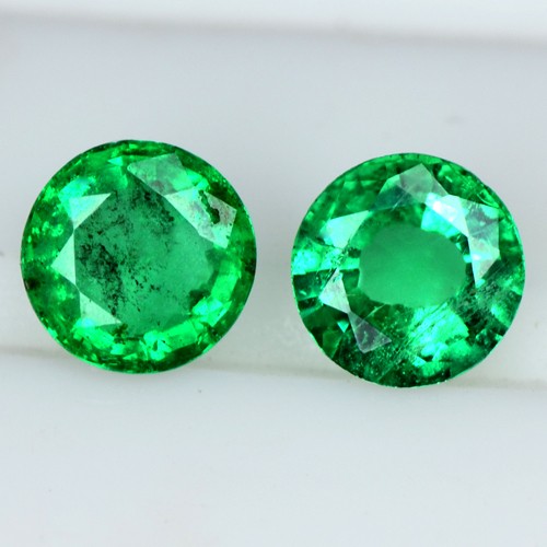 0.57 Cts Natural Top Green Emerald Round Cut Pair Zambia Untreated 4 mm Video